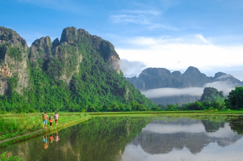 vang vieng, laos, voyage, asiatica travel, paysage, montagne, riviere, personne