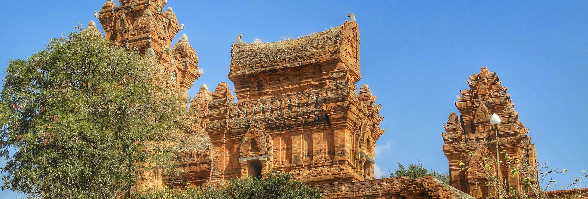 10 temples et tours typiques de l’art de Champa