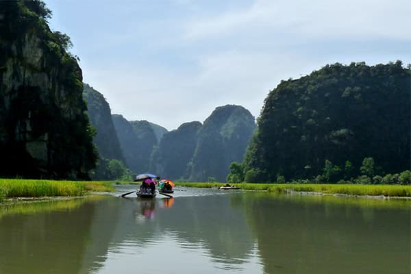 Tam Coc, en barque entre ciel et terre