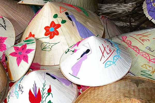 Cours d'artisanat : le chapeau conique