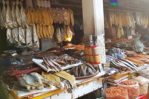 Dégustation de desserts Khmers au marché local