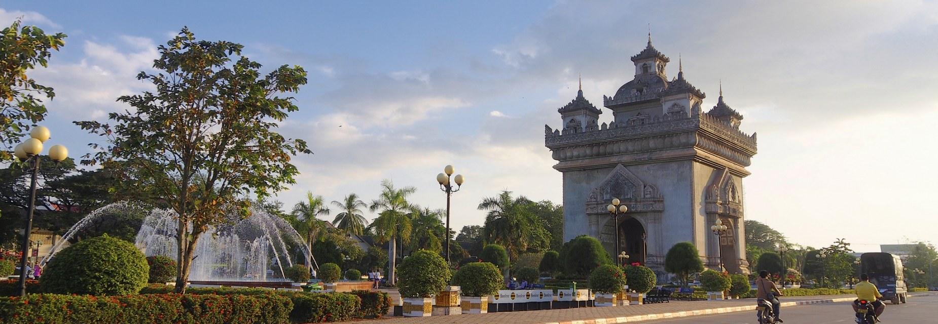 Le Patuxai, l'arc de triomphe laotien