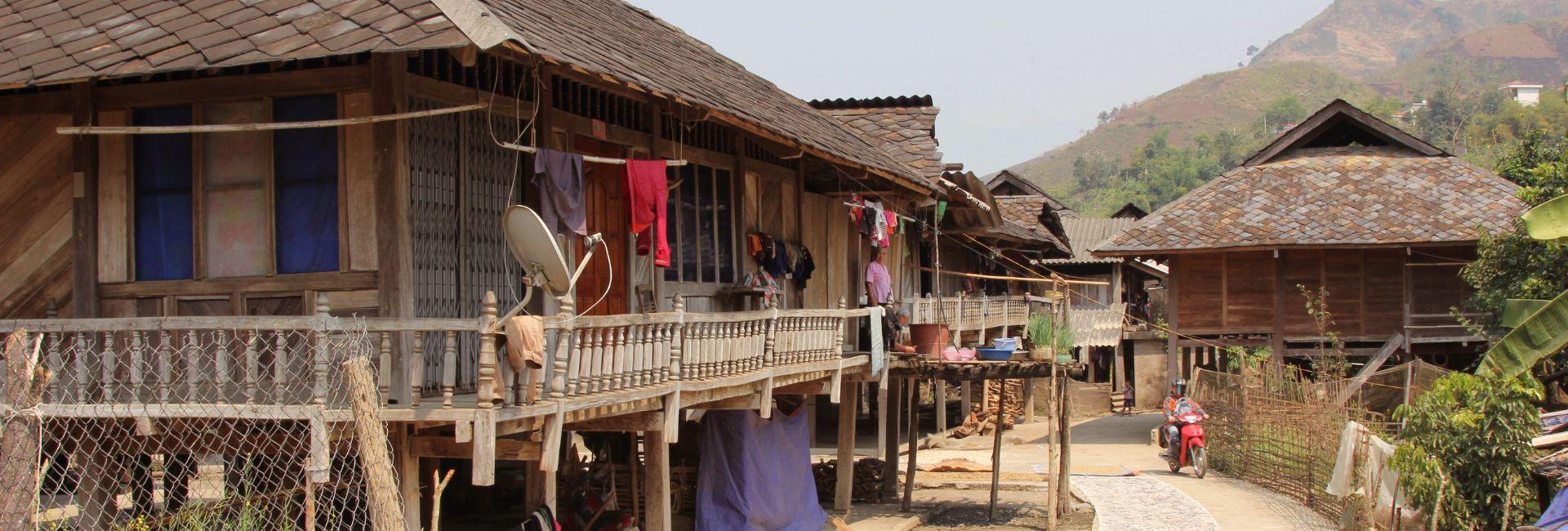 Maison sur pilotis des Thaï au Vietnam