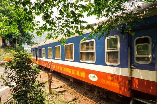 Jour 07 : Baie d’Ha Long - Hanoi - train pour Hue