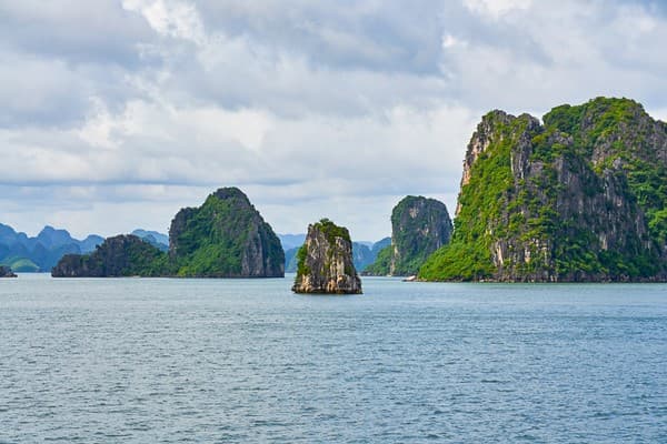 Jour 06 : Ha Long - Hanoi - vol pour Hue