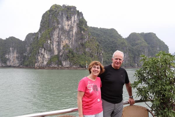 Jour 06 : Baie d'Ha Long - Hanoi - Vol pour Hue