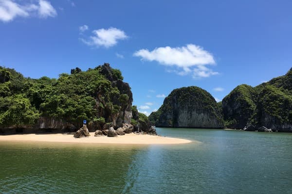 Jour 10 : Baie d’Halong - Ha Noi