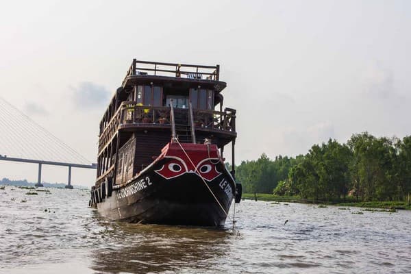 Jour 03 : Croisière à bord