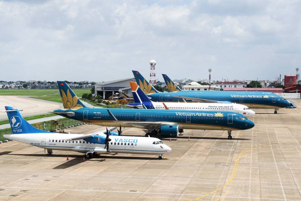 aéroport vietnam. aéroport tan son nhat, aéroport saigon, aéroport ho chi minh ville, avions à l'aéroport