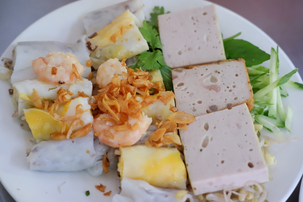 Banh cuon (« Galette à la vapeur enroulée » en vietnamien)