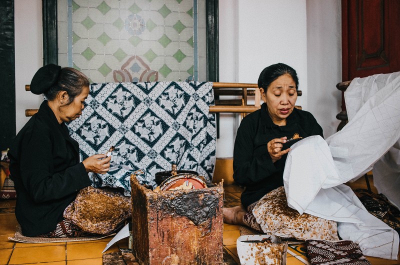 batik, indonesie, voyage indonesie, asiatica travel, yogyakarta, artisanat, femmes, artisans