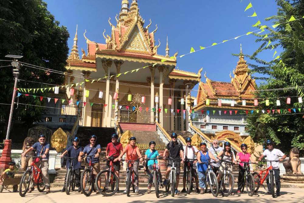 voyageurs d'Asiatica Travel à Battambang au Cambodge en novembre