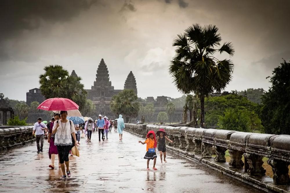 visite d'Angkor Wat sous la pluie