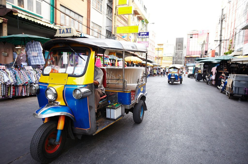 combien donner en pourboire en thailande, tuk tuk thailande, quartier thailande