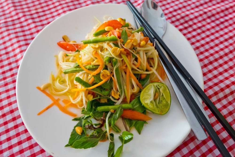 cuisine cambodgienne, plat cambodgien, salade de papaye