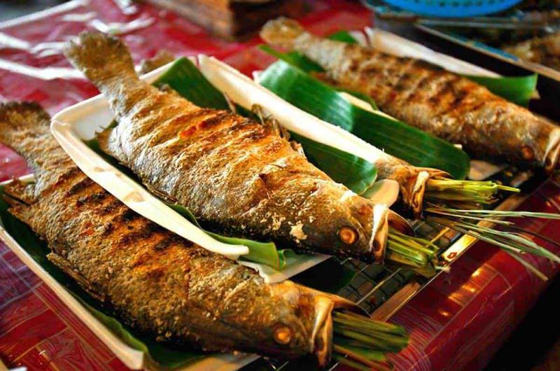 cuisine de l'ethnie thai, mai chau, poisson grille