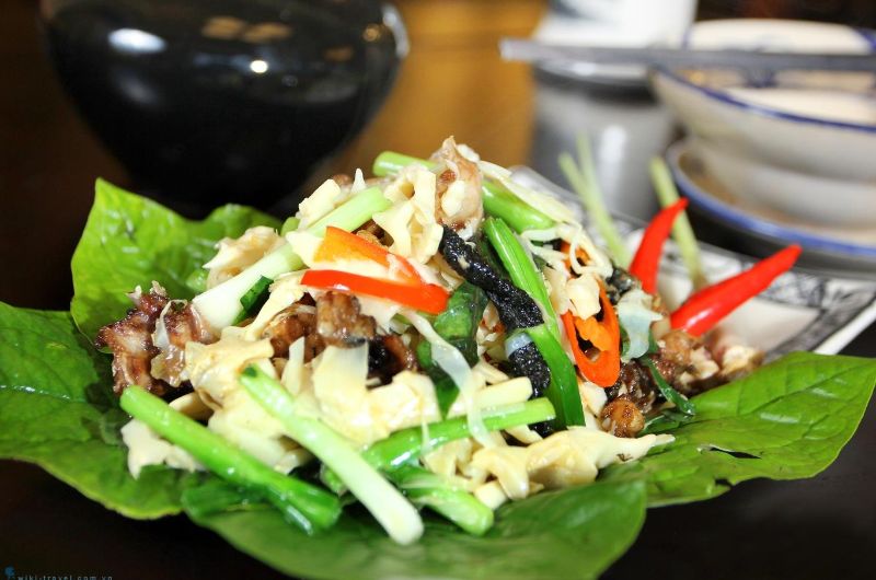 cuisine de l'ethnie thai, mai chau, pupe aux pousses de bambou