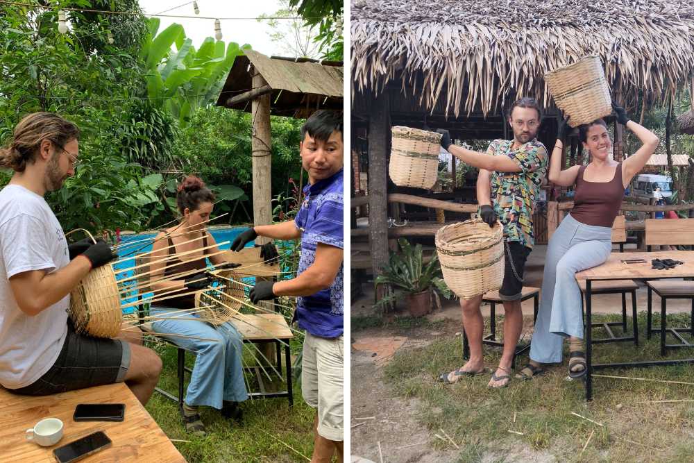 Les touristes découvrent le tissage de paniers en bambou à Duân Thảo Homestay à Mai Hich, Mai Chau
