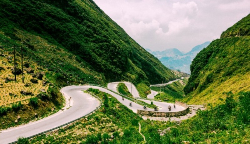 virage en lacet du col de Ma Pi Leng à Ha Giang