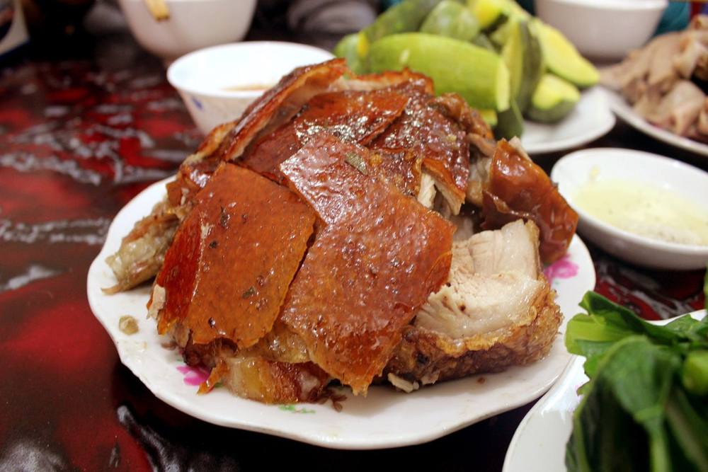 une assiette de porc grillé à Ha Giang, Vietnam