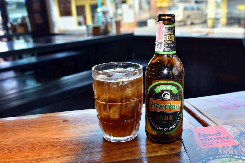 bouteille de bière laotienne de la marque Beerlao