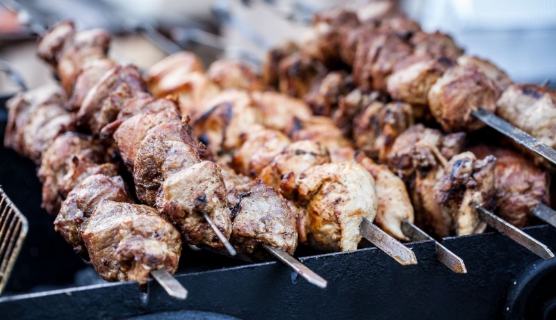 brochette de porc grillé à Mai Chau, Vietnam