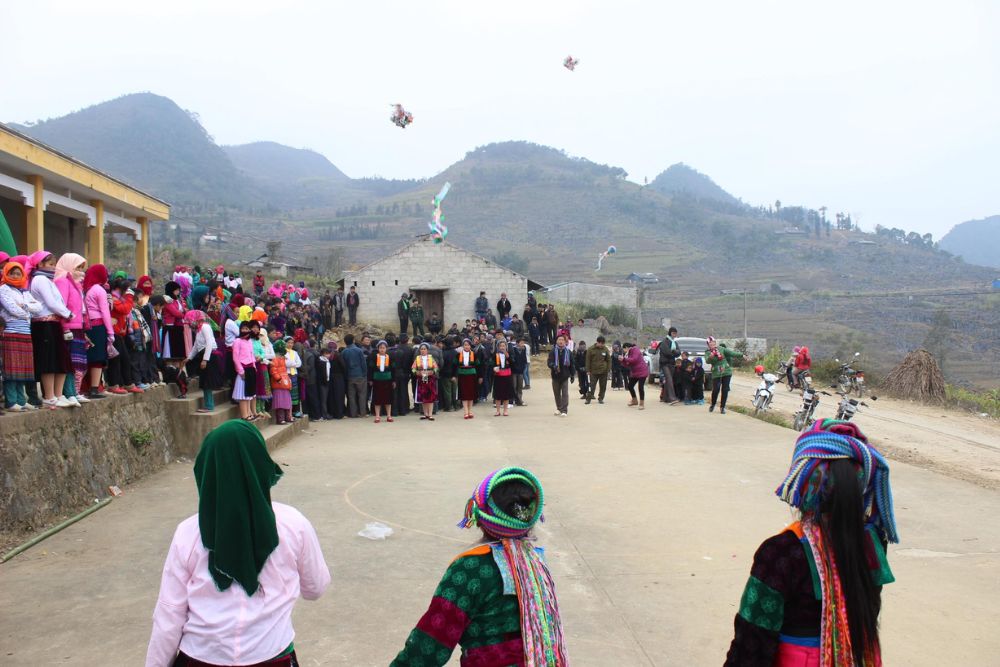 marché de l'amour de khau vai, jeu traditionnel, nem pao