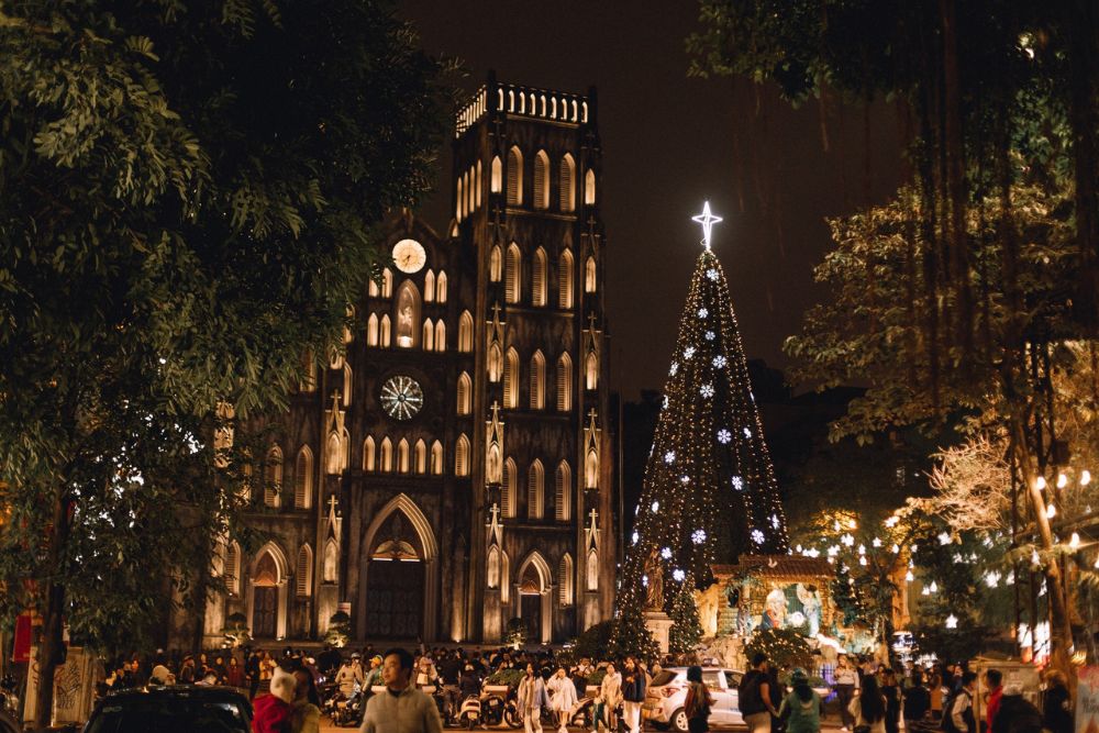 noel vietnam, noël vietnam, fête de noel au vietnam, cathédrale saint joseph, cathédrale hanoi
