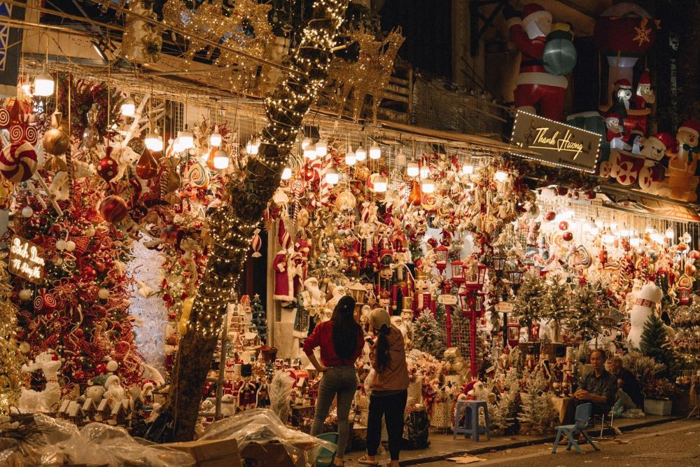 noel vietnam, noël vietnam, fête de noel au vietnam, decoration noel, rue hang ma, vieux quartier, hanoi