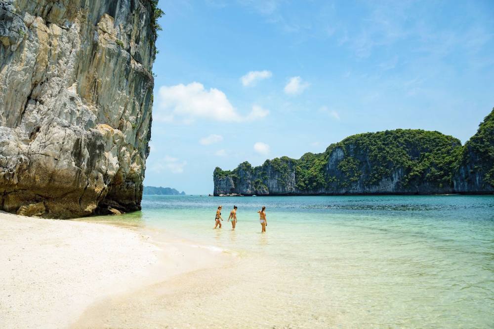 plage Ba Trai Dao, baie Lan Ha, plage vietnam nord