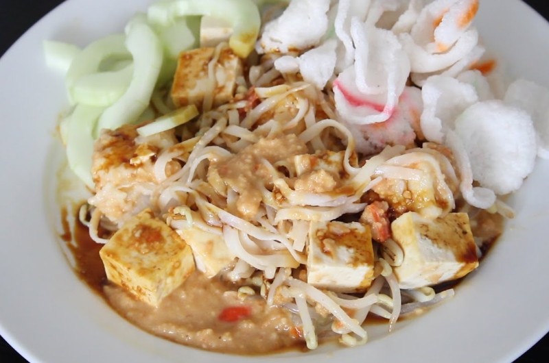 plat de rue, cuisine, indonesie, voyage, asiatica travel, ketoprak