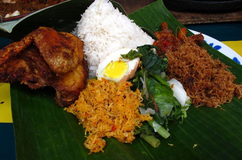 plat de rue, cuisine, indonesie, voyage, asiatica travel, nasi balap