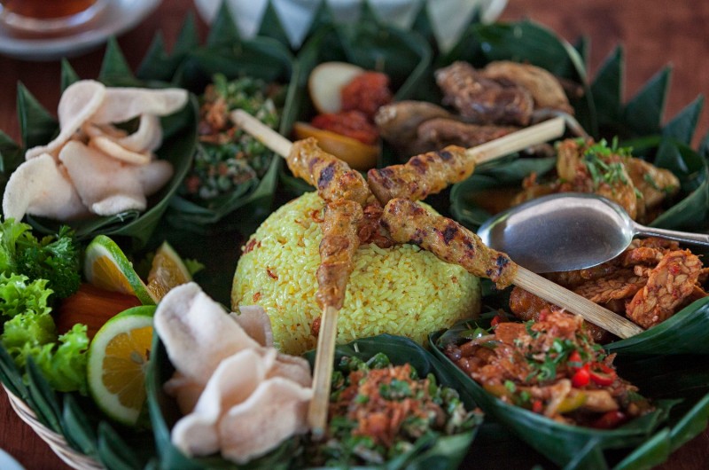 plat de rue, cuisine, indonesie, voyage, asiatica travel, rijsttafel