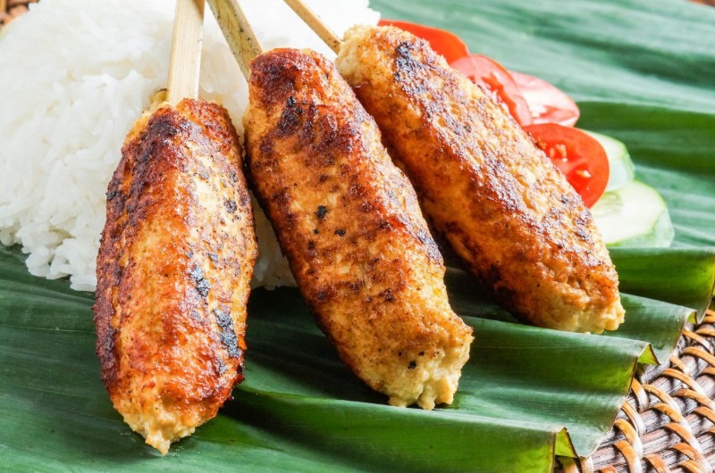 plat de rue, cuisine, indonesie, voyage, asiatica travel, sate lilit
