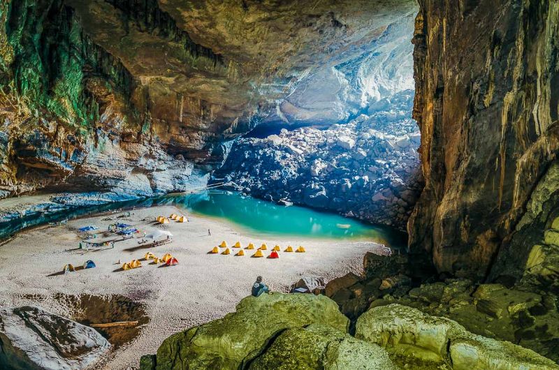 site de camping dans la grotte En