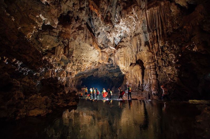 plus belles grottes du vietnam pour les aventuriers, grotte tu lan, interieur