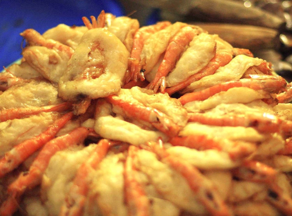 le “Bánh Tôm Hô Tây” (beignet aux crevettes du lac de l’Ouest)