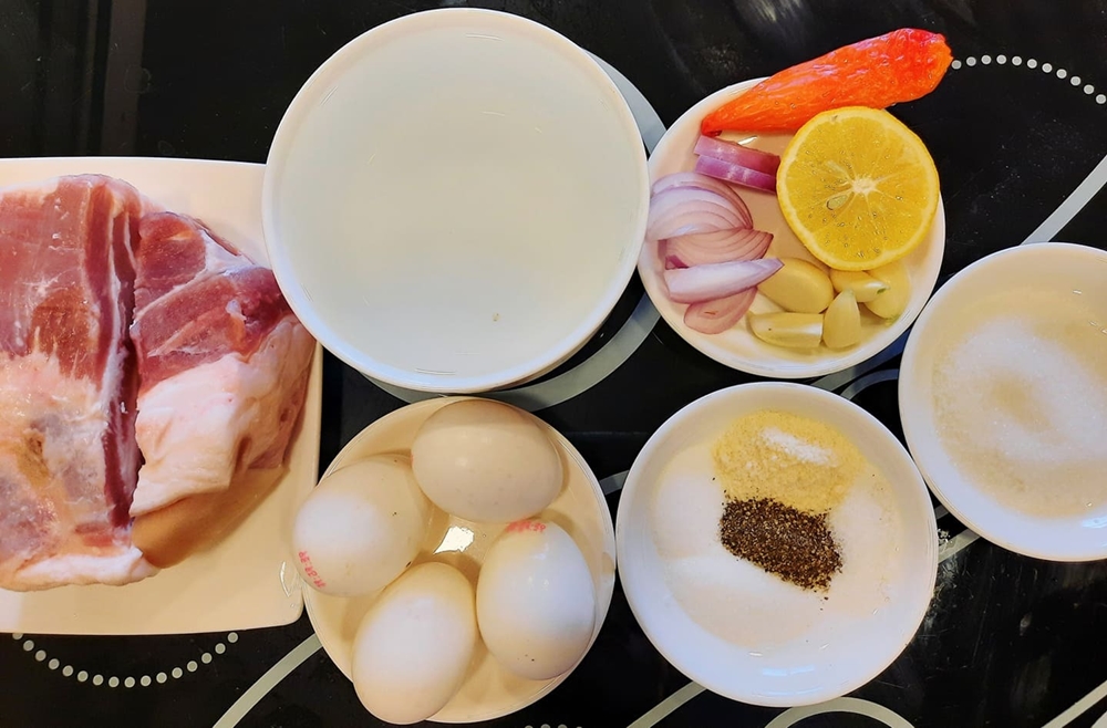 Porc et œuf au caramel est un plat indispensable du repas du Têt