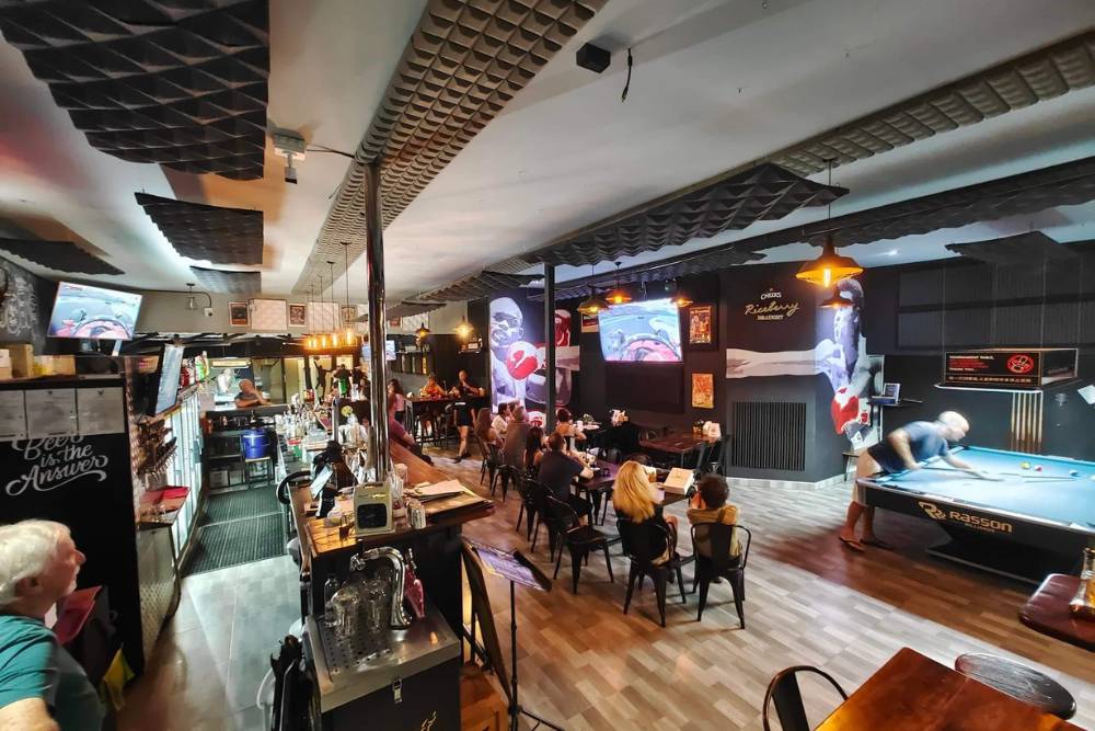 restaurant à chiang mai, renegade craft beer