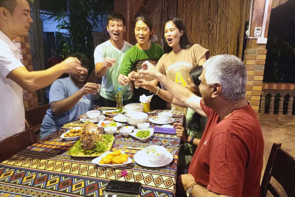 repas chez l'habitant à Mai Châu au Vietnam en août