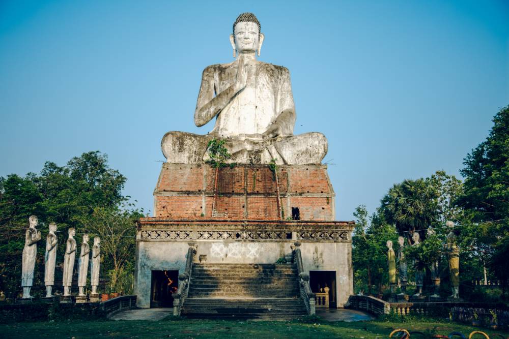 vacances cambodge, cambodge et ses plages, battambang, géante statue de bouddha