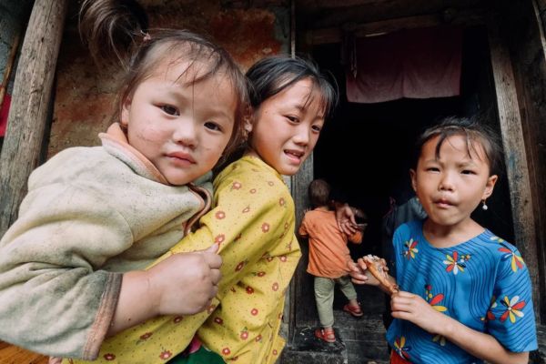 voyage vietnam, randonnée facile vietnam, enfants ethniques
