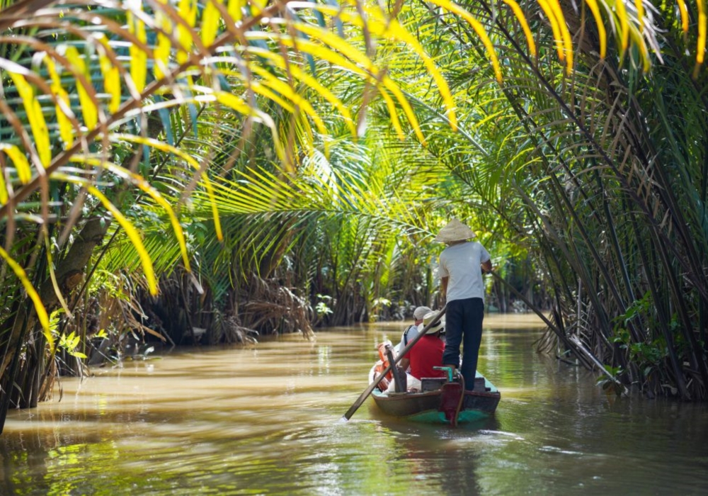 vietnam cambodge authentique, voyage privé vietnam, balade en barque