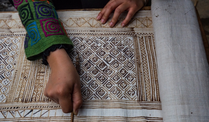 vietnam cambodge authentique, batik de l’ethnie hmong