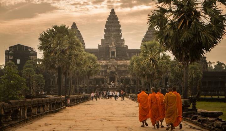 vietnam cambodge authentique, randonnée nord vietnam, ethnies, coudre des vêtements