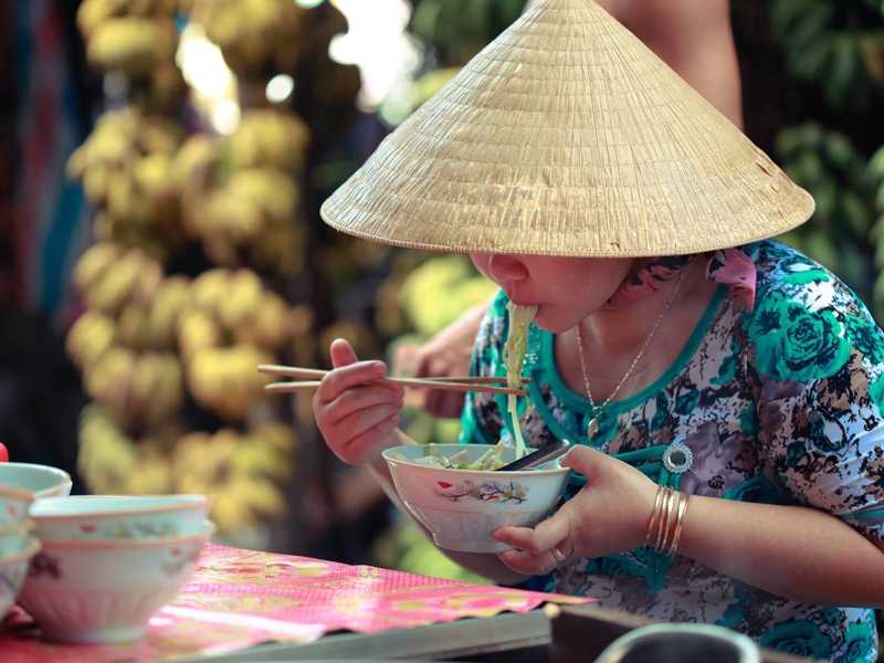 voyage vietnam, randonnée facile vietnam, travail avec le buffle
